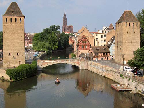 Őrtornyok_Strasbourg_Franciaország_körutazás_euutazas.hu