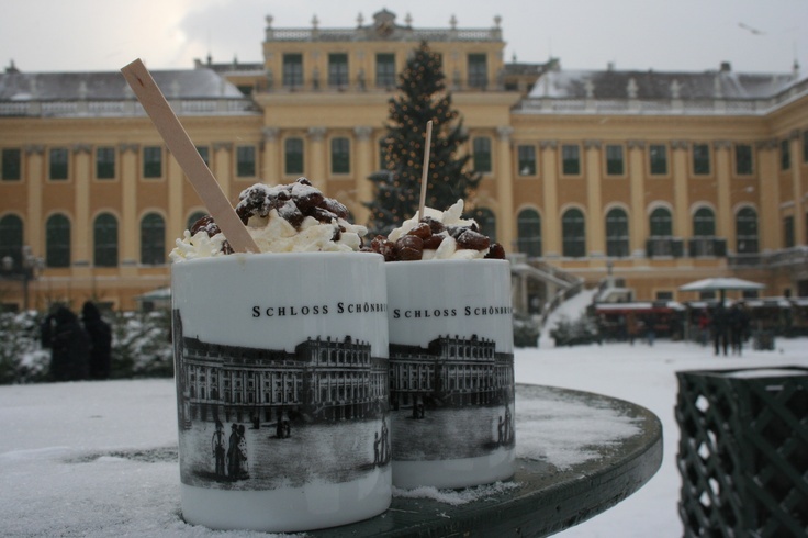 Forraltborozás a Schönbrunni karácsonyi vásár előtt