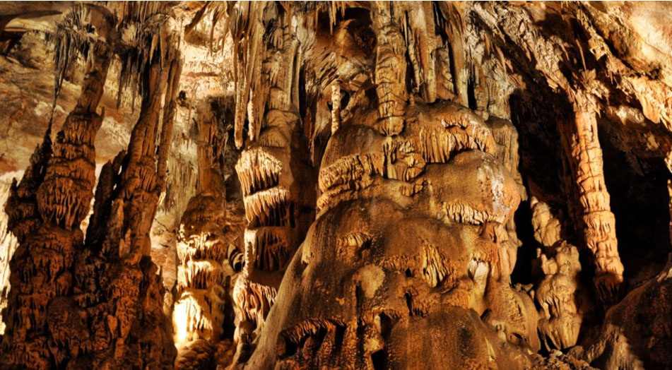 Gombaszögi cseppkőbarlang
